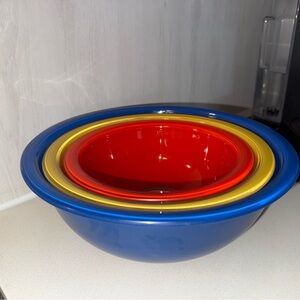 Vintage Pyrex Primary Colour Mixing Bowls